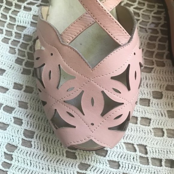 1940s Style Rocket Originals PINK Floral Buckle Sandals - size 5 UK - size 7 USW - Picture 3 of 12